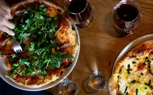 Hvidbjerg Strand Camping Resort Pizzeria Monte Bianco Servering